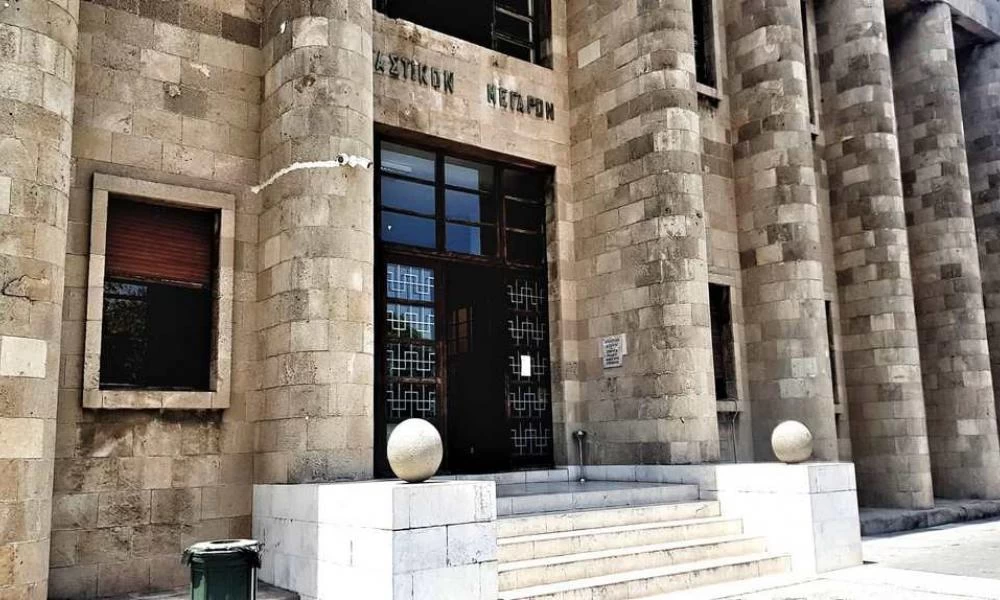 Ρόδος: Γονείς μαθητή συνελήφθησαν γιατί δεν τον έστελναν στο σχολείο λόγω της πανδημίας